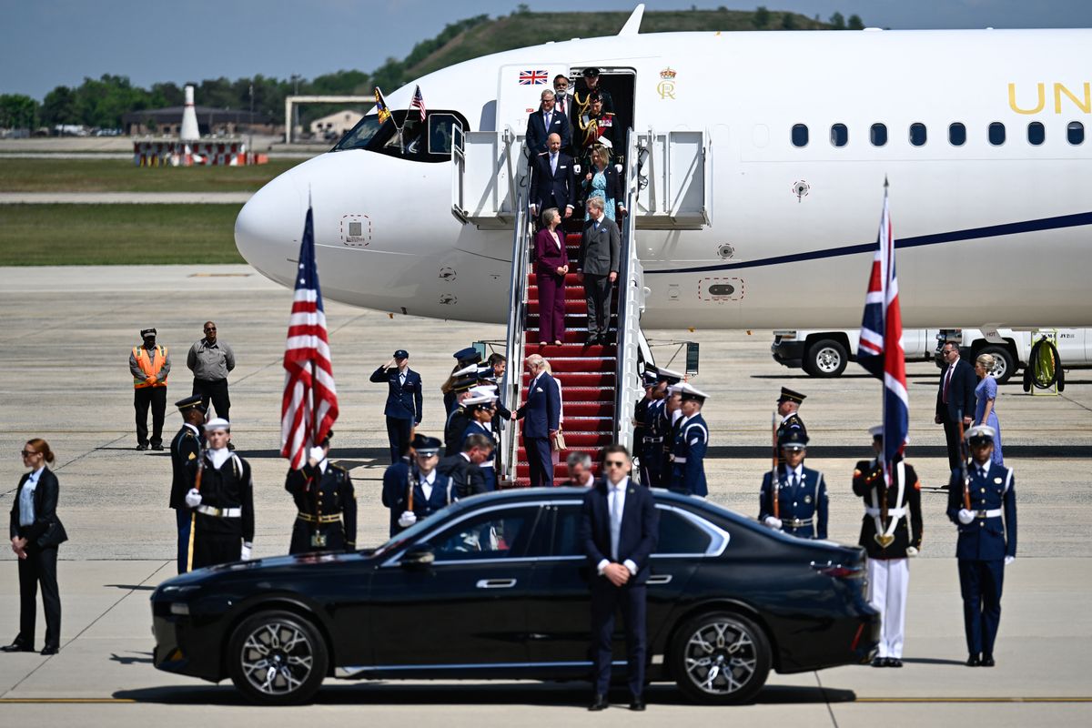 King Charles III and Queen Camilla’s arrival in the United States unfolded with careful symbolism, quiet ceremony, and moments that highlighted both history and personal connection.