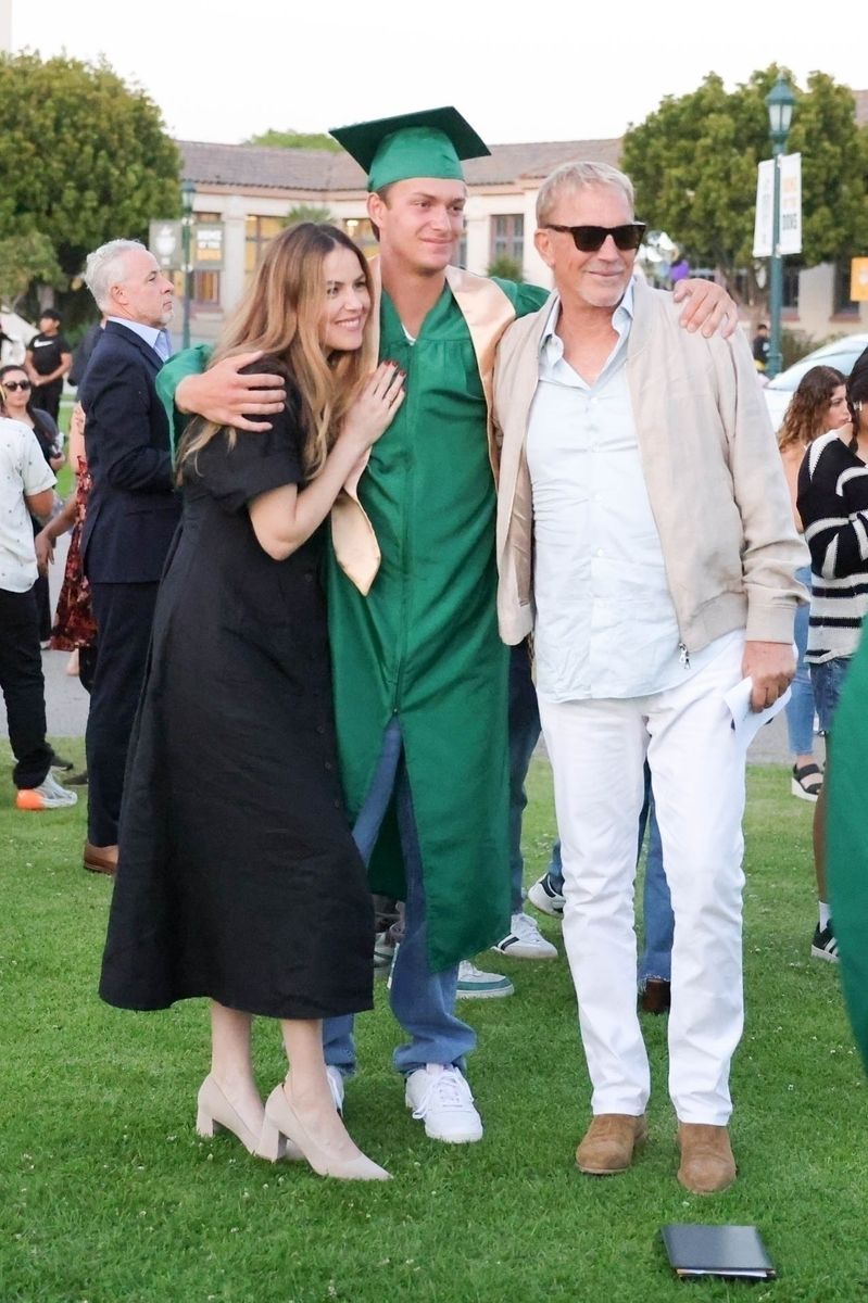  Lily Costner, Cayden Wyatt Costner, and Kevin Costner