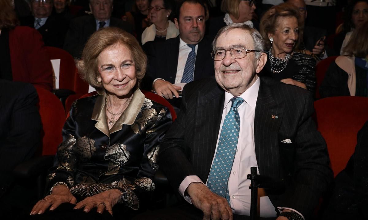 He was the younger brother of Queen Sofia of Spain.
