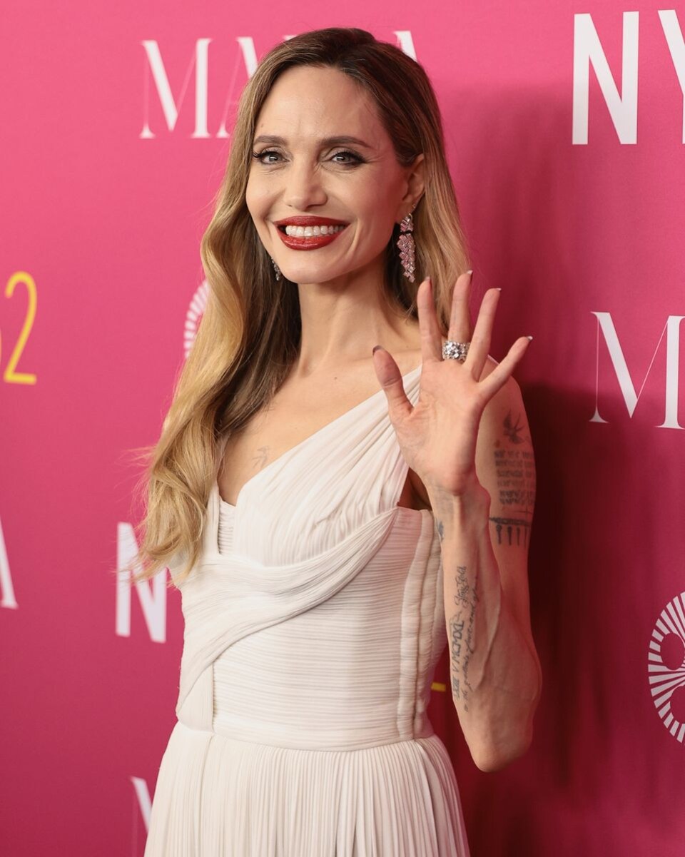 Angelina Jolie looks unrecognizable in latest hairstyle transformation ...