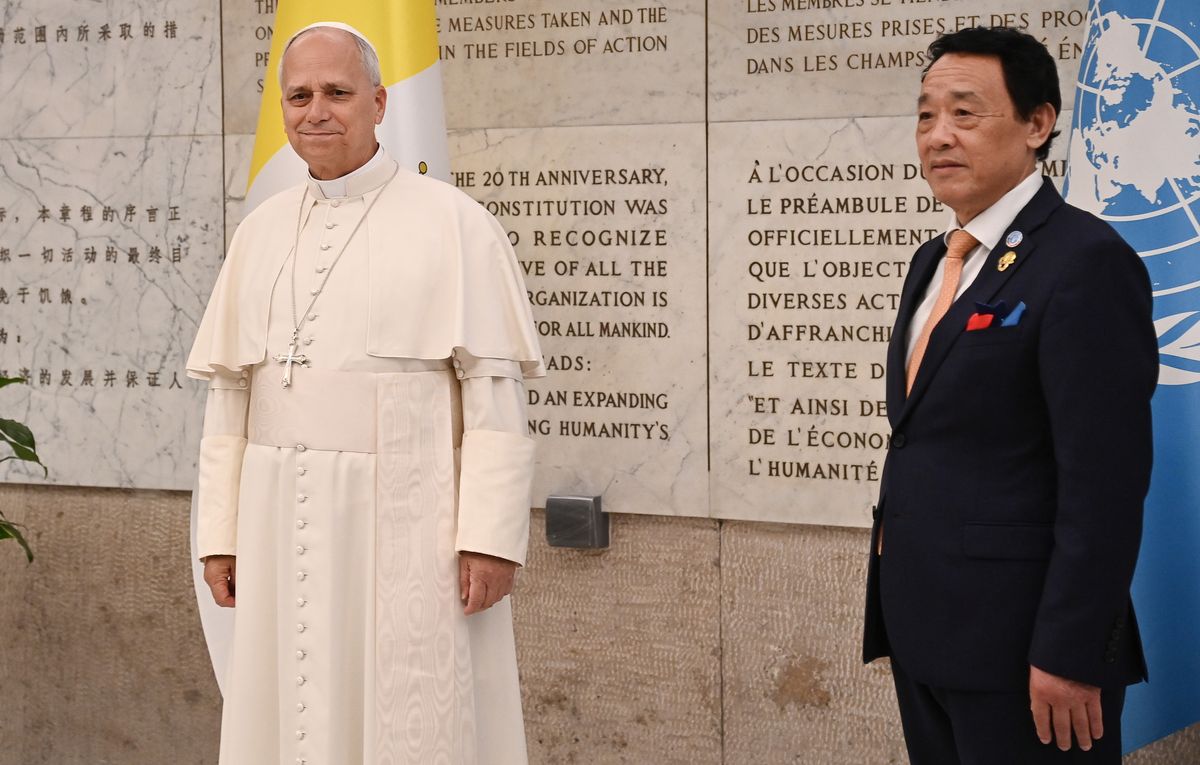 Director-General Qu Dongyu welcomes Pope Leo XIV at the World Food Day ceremony at the Food and Agriculture Organization of the United Nations 