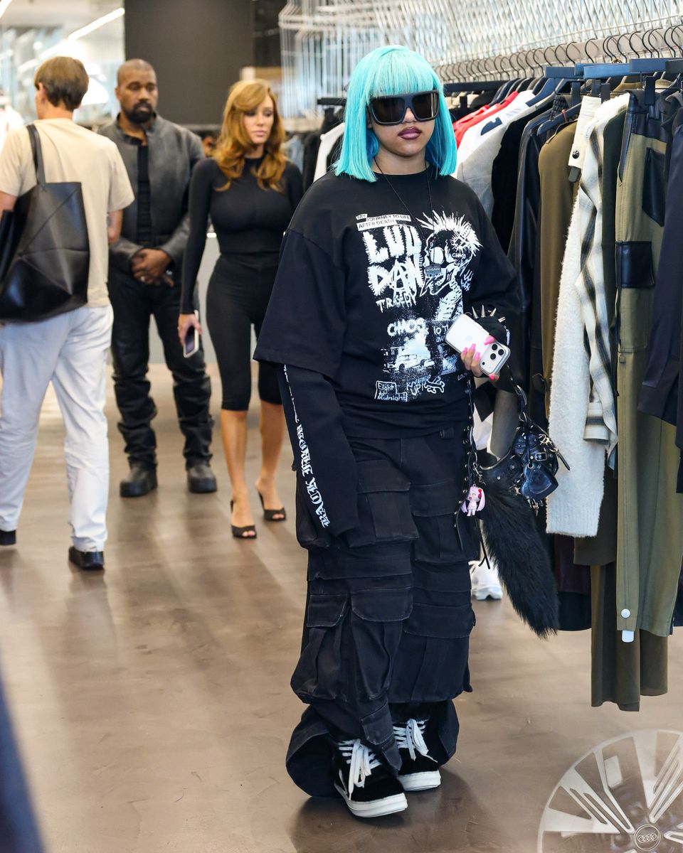 Kanye appeared to show off what looked like a fresh set of teeth during the shopping trip
