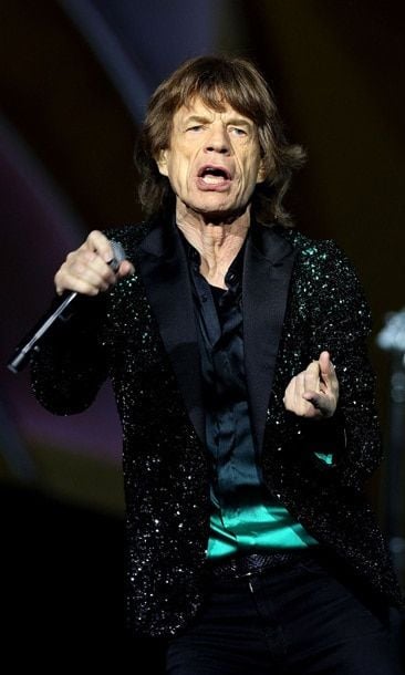 mick-perform--z.jpg
