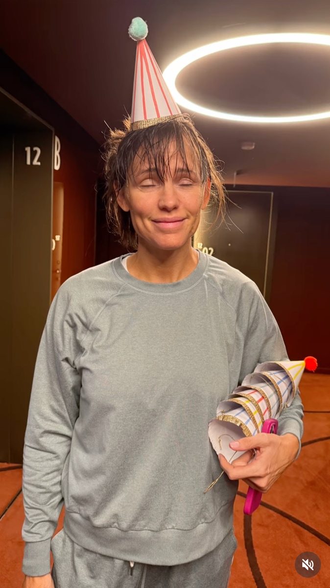 Jennifer Garner’s joining the “imperfect photo” trend is the most relatable thing you’ll ever see