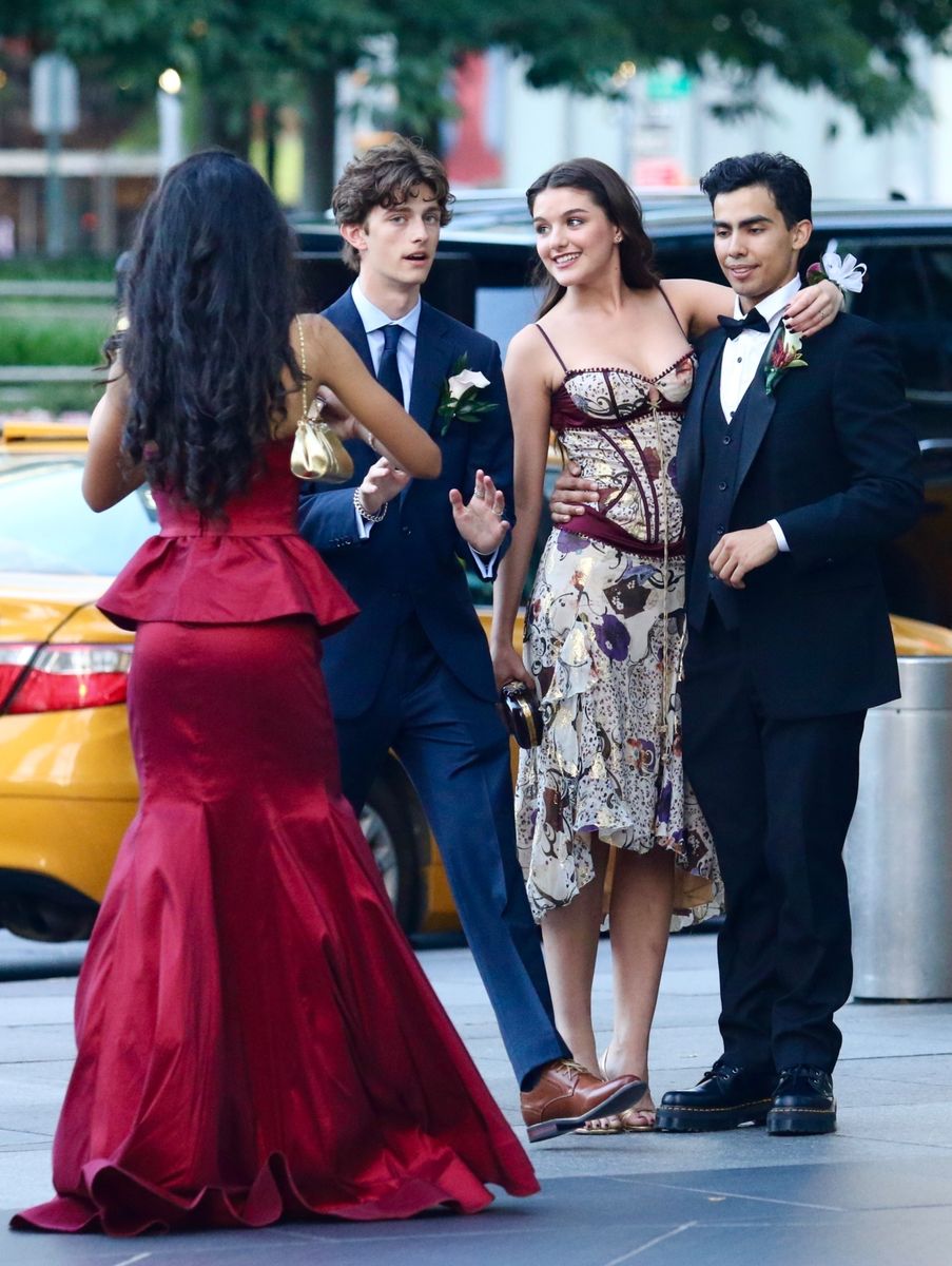 suri cruise prom dress designer Cruise's big night: Katie Holmes' daughter looked radiant Taping For STRAPLESS Outfits spaghetti strap maxi dress Size:Pre-book L Suri holmes