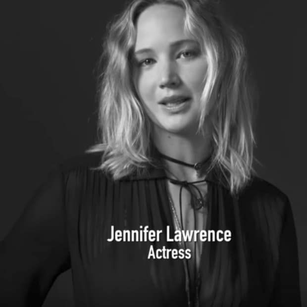 Jennifer Lawrence: "I would pretend that sleeping in sexy underwear is comfortable."
Photo: Youtube/ Christian Dior