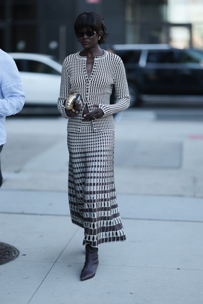 For Gen Z and young millennials, this kind of high contrast beauty is especially appealing.