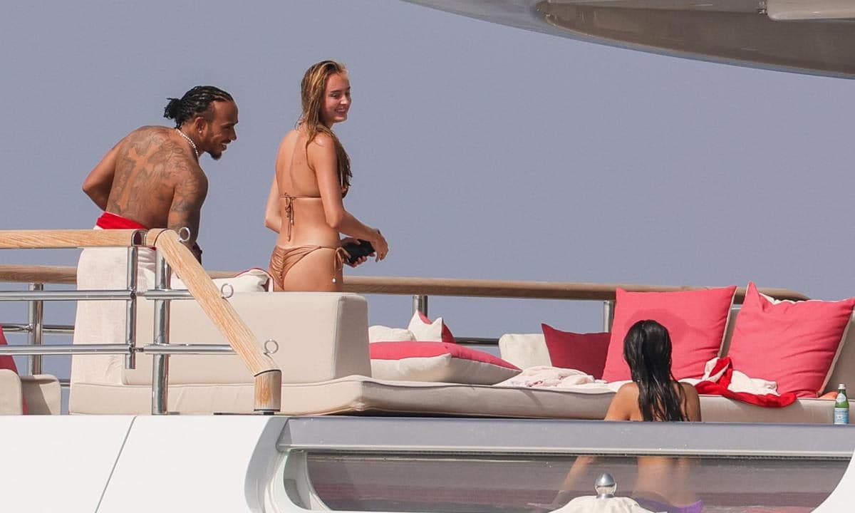 Eiza Gonzalez, Lewis Hamilton and friends