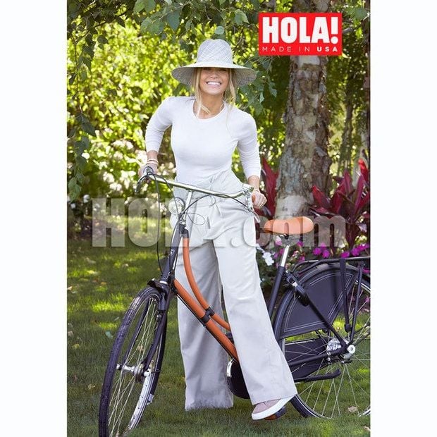 She has entitled her new Spanish-language album, <I>Por Primera Vez</i> "For the first time". She told HOLA! USA: "It's about how we are always kind of reinventing ourselves, experiencing things for the first time no matter how old you are. There's always a new beginning."
Photo: Patrick Demarchelier for HOLA! USA