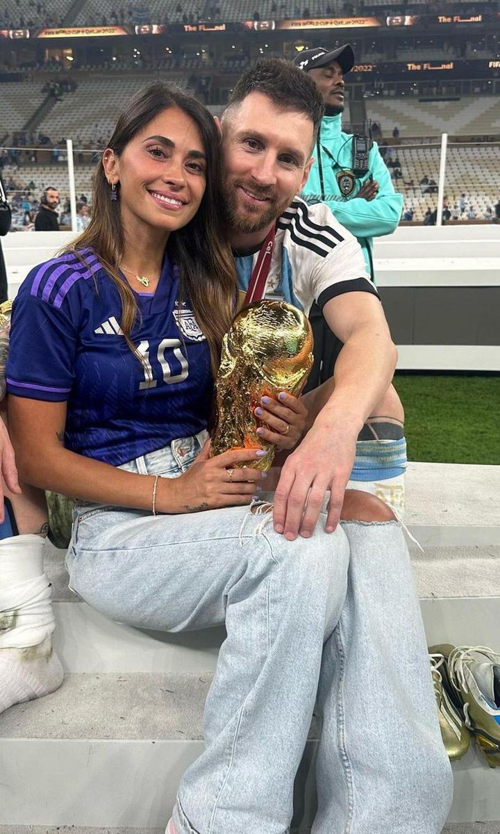 Messi & Antonela Roccuzzo: a love that has endured decades