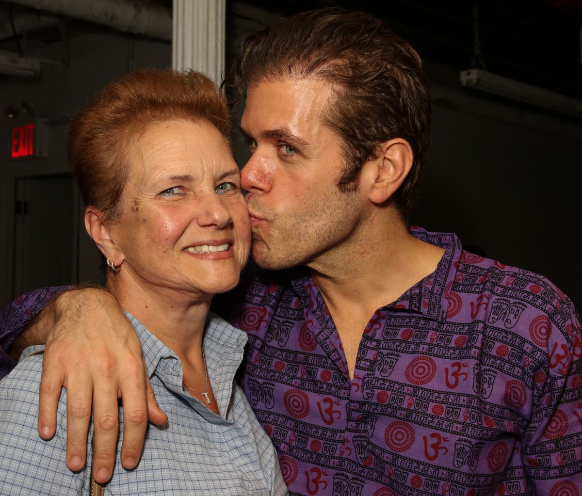 Perez Hilton's mom files for emergency custody of his kids amid health crisis