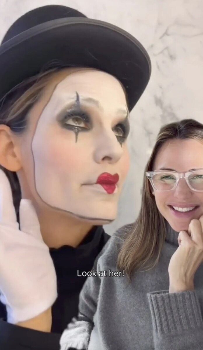 Jennifer Garner rates Halloween costumes over the years