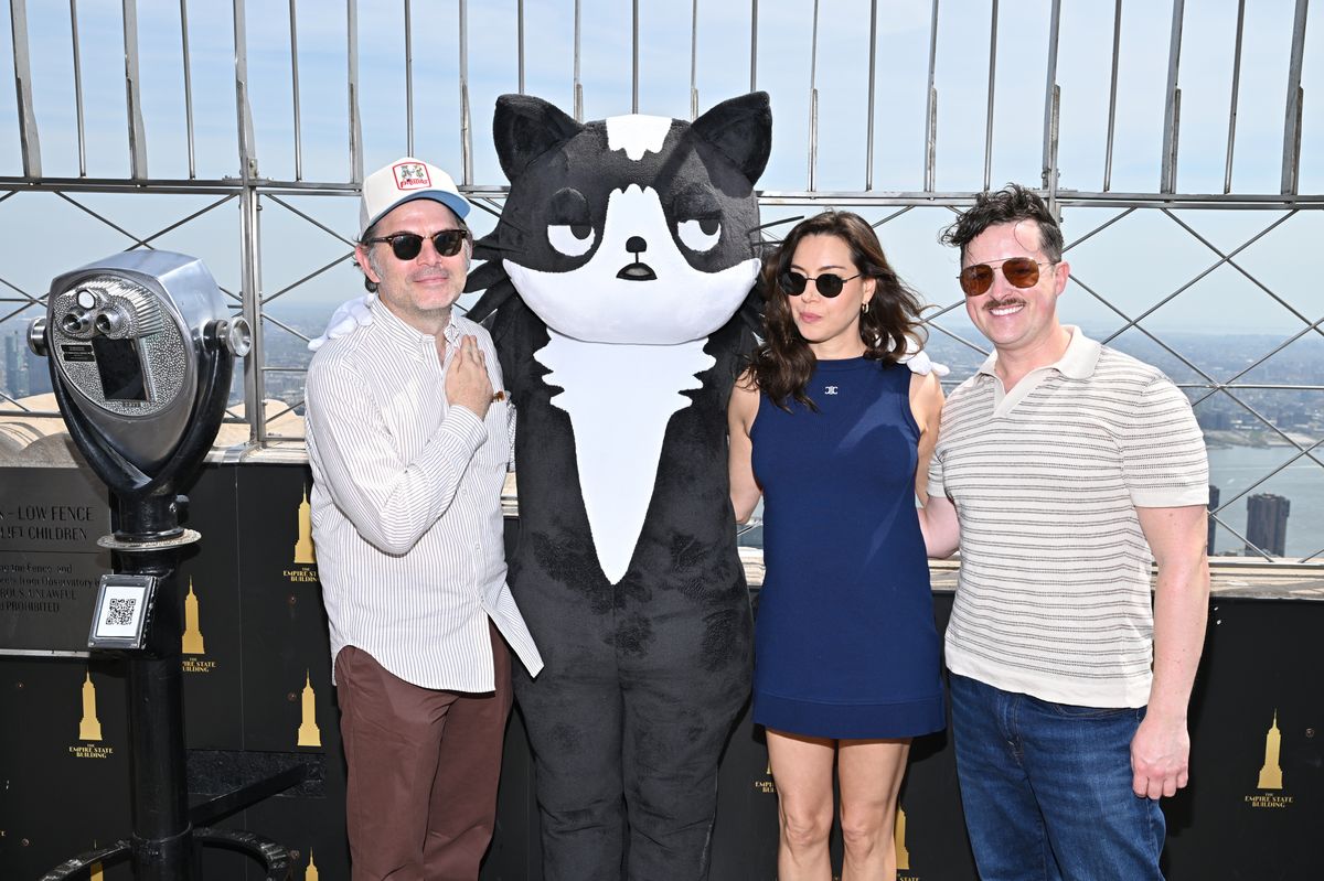 The show was executive-produced by Joe Wengert, Aubrey Plaza, and Dan Murphy