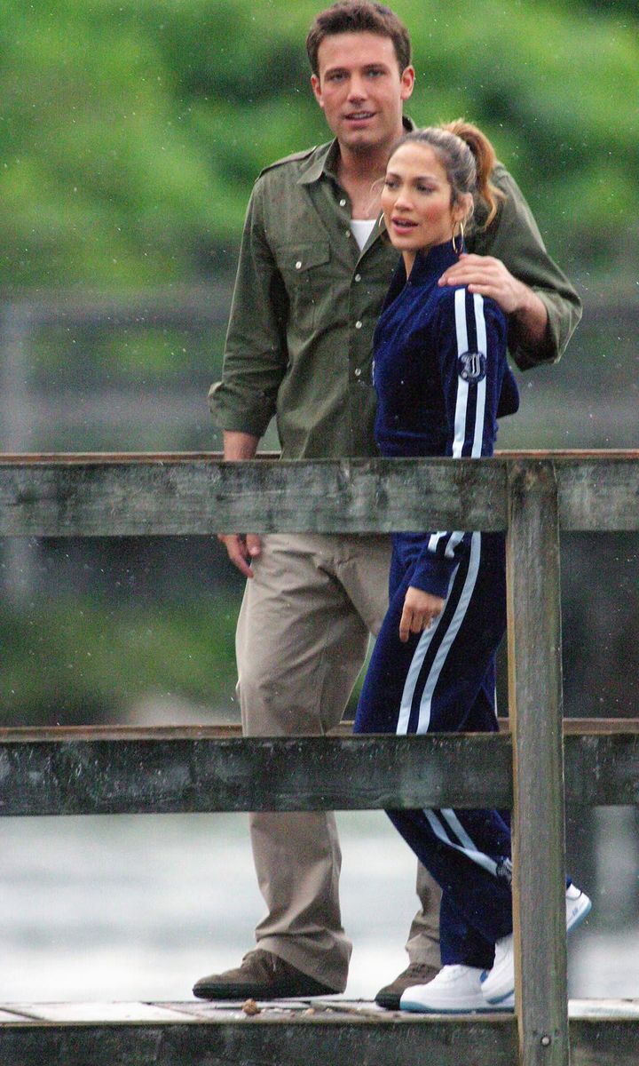 Lopez and Affleck walk in Vancouver