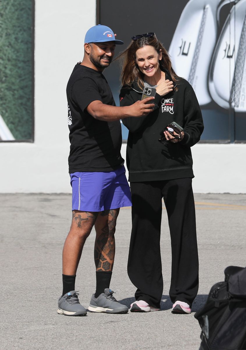 Jennifer Garner took a photo with a fan as she carried out some errands