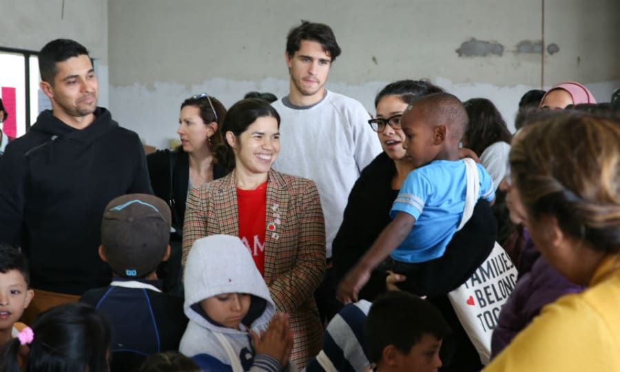 America Ferra, Gina Rodriguez in Mexico