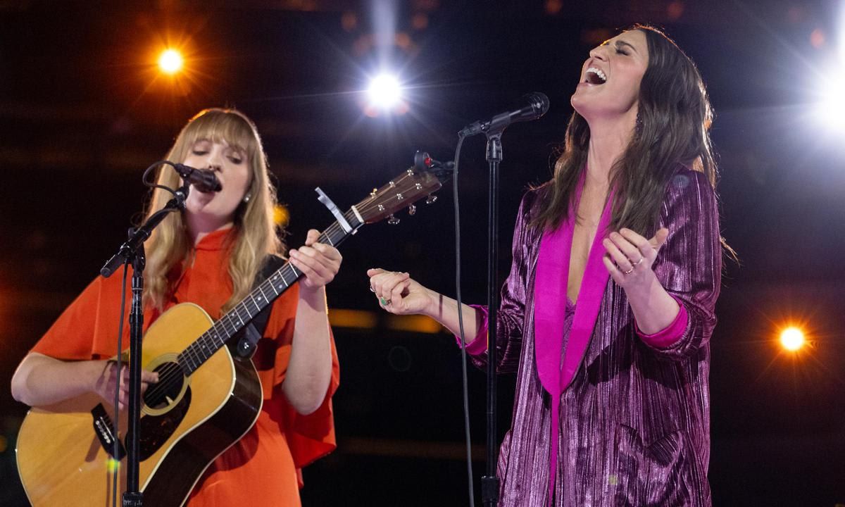 MusiCares Person of the Year Tribute to Joni Mitchell - Inside
