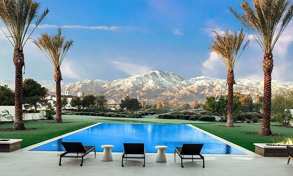Kourtney Kardashian purchased a new home in the Palm Springs, California