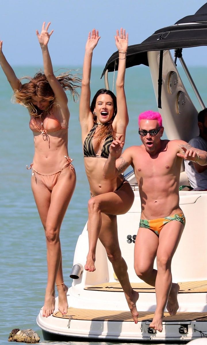 Alessandra Ambrosio with friends