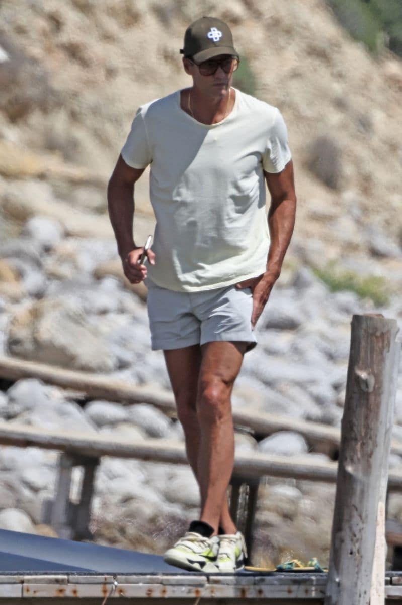 

Tom Brady enjoys a sun-soaked afternoon in Ibiza.