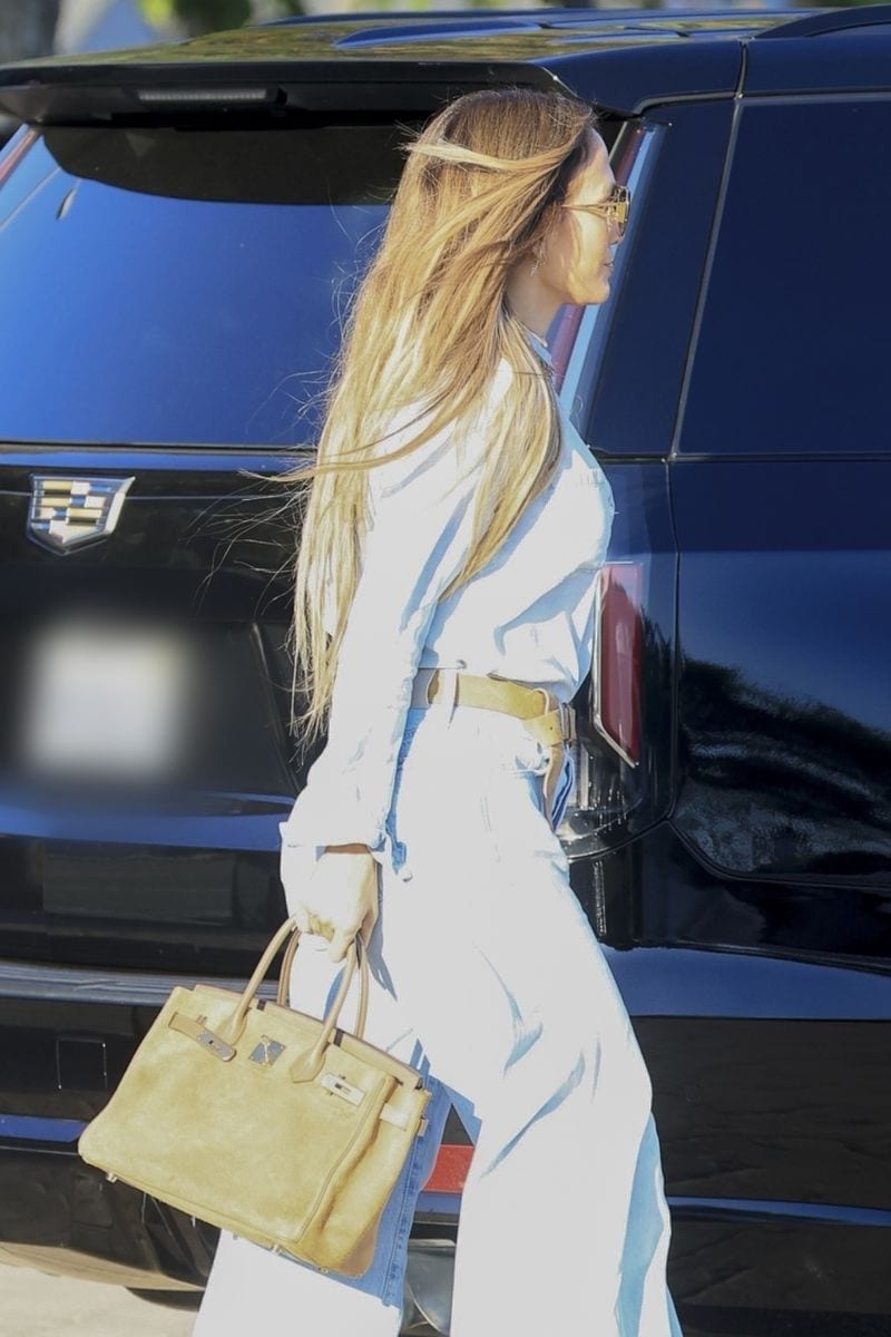 Jennifer Lopez was seen leaving the Japanese restaurant Nobu in Malibu after enjoying dinner with her family.