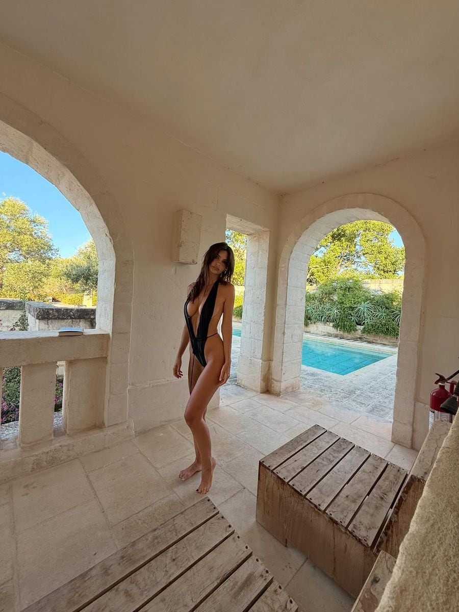 Emily Ratajkowski