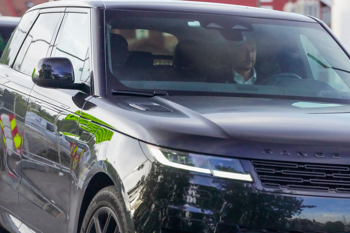 King Haakon accompanied Queen Mette-Marit to Oslo University Hospital following complications related to her lung transplant.