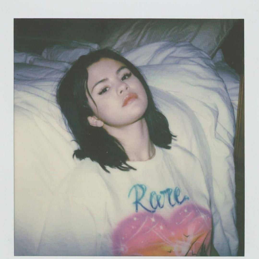 Selena Gomez fans help get Rare to number one
