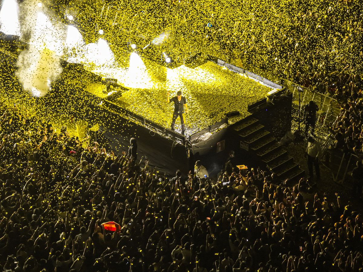 Enrique Iglesias Shines in Mumbai: Spanish Star Returns to India After 13 Years