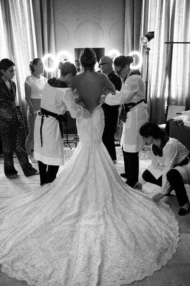 Lauren Sánchez becomes Mrs. Bezos, channeling Sophia Loren in lace wedding dress
