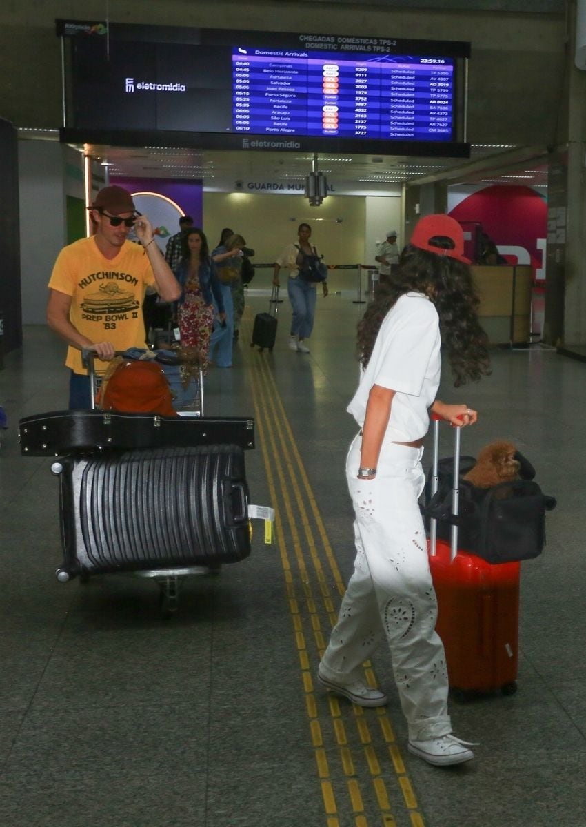 

Brazilian actress Bruna Marquezine and singer Shawn Mendes catch a flight at the Galeão Airport in Rio de Janeiro, Brazil.