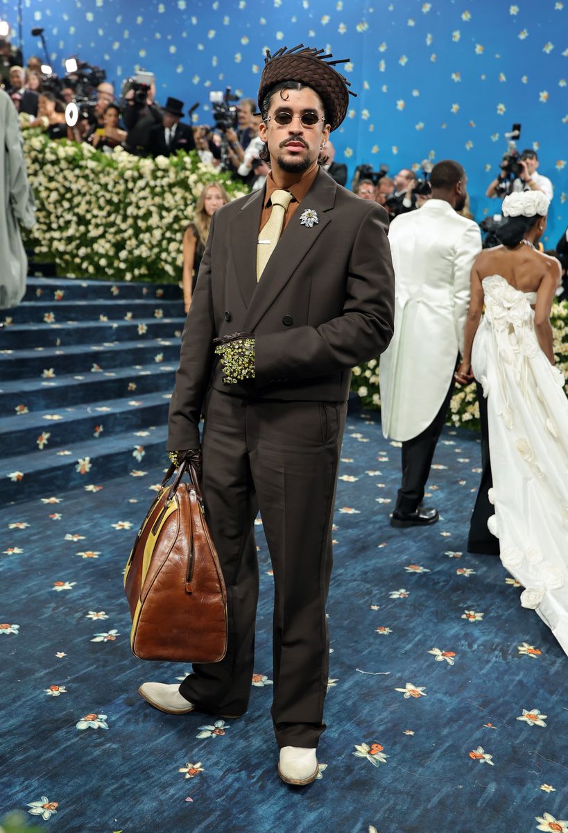  Bad Bunny attends the 2025 Met Gala
