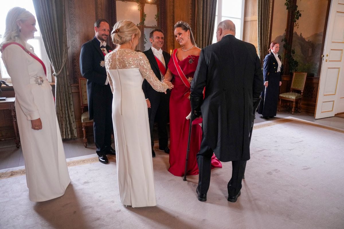French President Emmanuel Macron (3rdR) and his wife Brigitte Macron (3rdL) are welcomed by (LtoR) Crown Princess Mette-Marit of Norway, Crown Prince Haakon of Norway, Princess Ingrid Alexandra of Norway and King Harald V of Norway in the Bird Room at the Royal Palace in Oslo on June 23, 2025, during a reception as part of the French President's official visit to Norway. (Photo by Javad Parsa / various sources / AFP) / Norway OUT (Photo by JAVAD PARSA/NTB/POOL/AFP via Getty Images)          