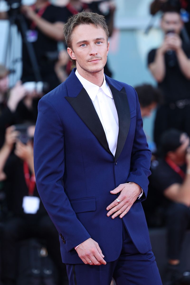  Drew Starkey attends the "Queer" red carpet during the 81st Venice International Film Festival 
