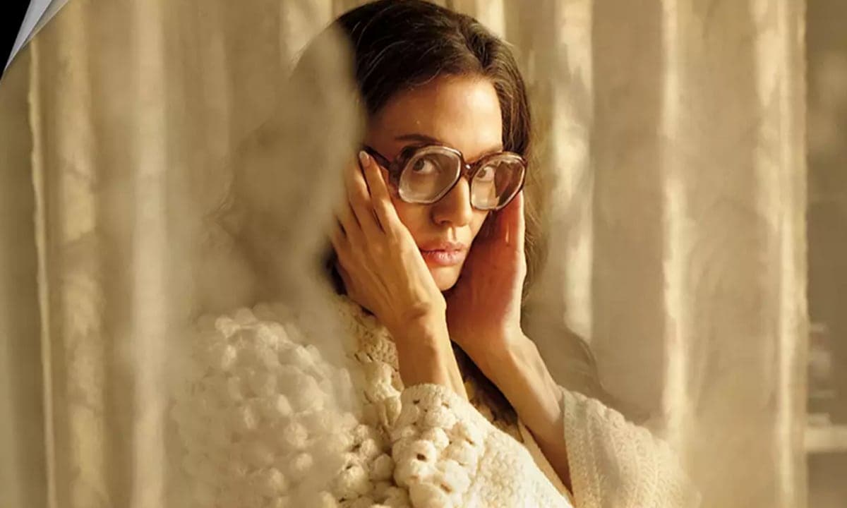 Angelina Jolie in "Maria"