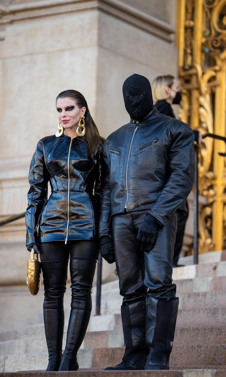 Celebrity Sightings : Day One - Paris Fashion Week - Haute Couture Spring/Summer 2022