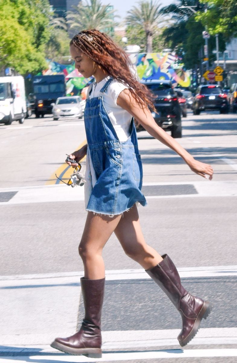Malia Obama was spotted enjoying a day out in Beverly Hills, California. 