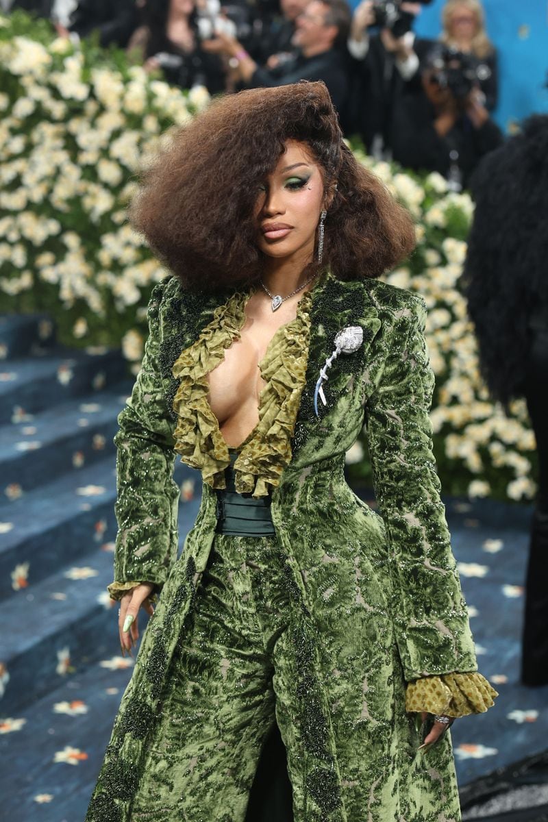 Velvety Green Glam with Textured Hair