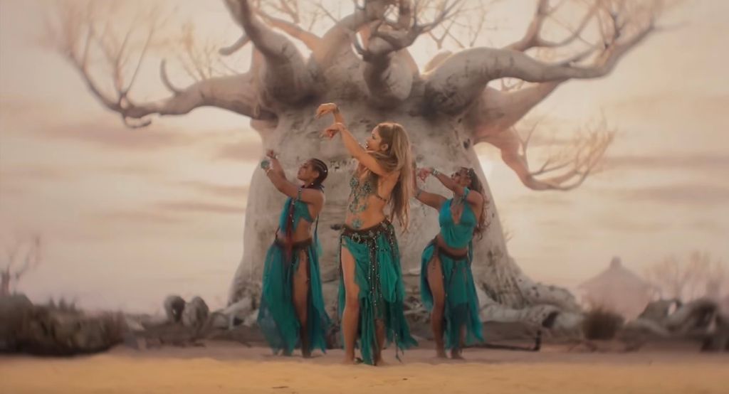 Shakira and her tribute to Africa in the music video.