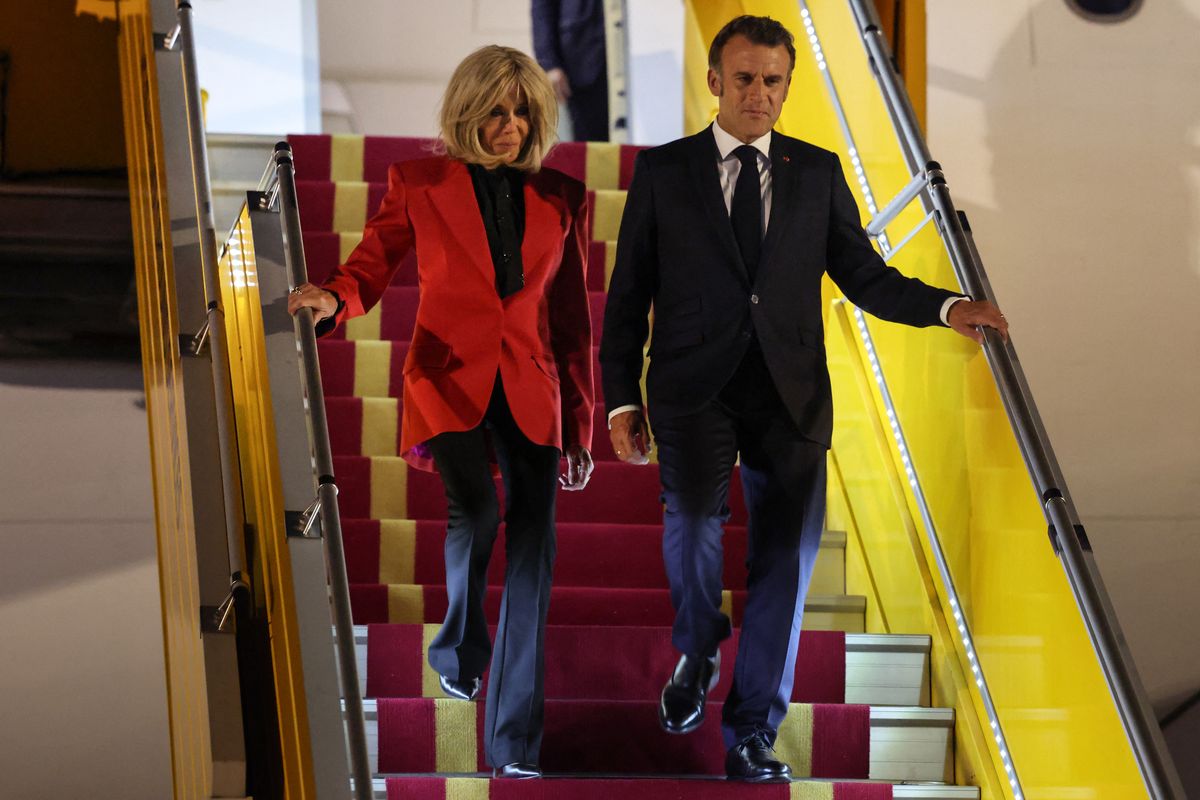 French President Emmanuel Macron and his wife Brigitte Macron arrived in Hanoi on May 25, for the first leg of a Southeast Asia tour that will also see him travel to Indonesia and Singapore