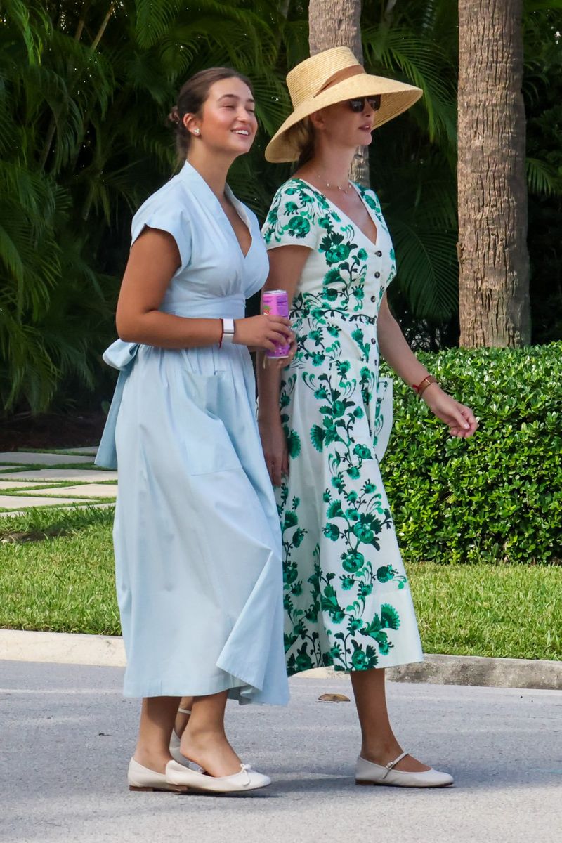 Ivanka and her eldest daughter Arabella were photographed on their way to synagogue