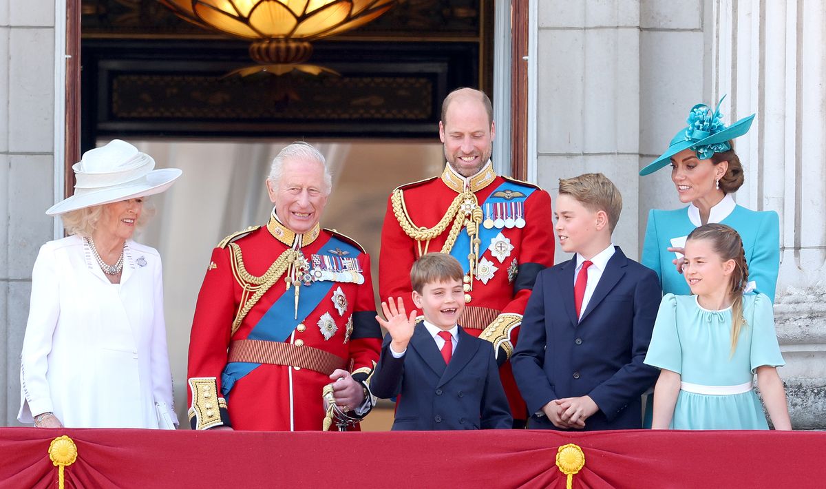 LONDON, ENGLAND - JUNE 14: (L-R) Queen Camilla, King Charles III, Prince Louis of Wales, Prince William, Prince of Wales, Prince George of Wales, Princess Charlotte of Wales and Catherine, Princess of Wales on the balcony of Buckingham Palace during Trooping The Colour 2025 on June 14, 2025 in London, England. Trooping The Colour is a ceremonial parade celebrating the official birthday of the British Monarch. The event features over 1,400 soldiers and officers, accompanied by 200 horses. More than 400 musicians from ten different bands and Corps of Drums march and while performing. (Photo by Chris Jackson/Getty Images)