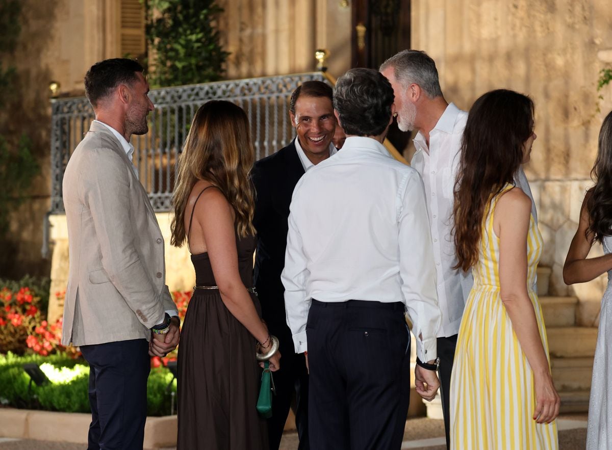 PALMA DE MALLORCA, SPAIN - AUGUST 04: King Don Felipe with Rudy Fernandez, Helen Lindes and Rafael Nadal attend the reception for the authorities and a representation of the Balearic society at the Marivent Palace, on August 4, 2025, in Palma de Mallorca (Balearic Islands, Spain). (Photo By Raul Terrel/Europa Press via Getty Images)