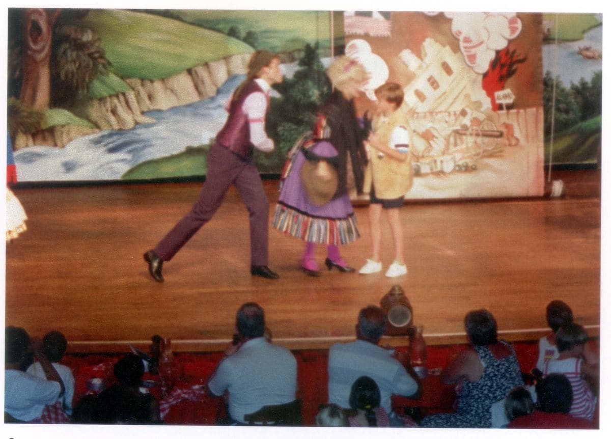 Diana Princess Of Wales - Holiday To Florida Prince William Made His Acting Debut In The Hoop Dee Doo Wild West Musical Revue At Florida's Disney World While On Holiday There With His Mother Brother And Friends.......royal Holiday
