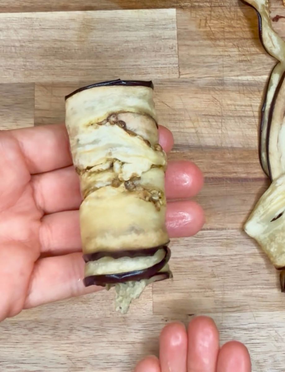 Recipe: Delicious Stuffed Eggplant Rolls with Chickpeas and Walnuts