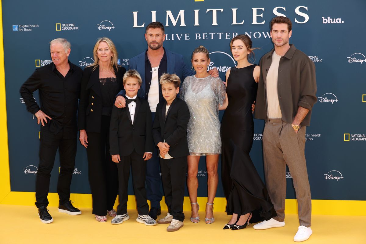 Hemsworth was supported by most of his family, including his wife, his kids, his parents and his brother