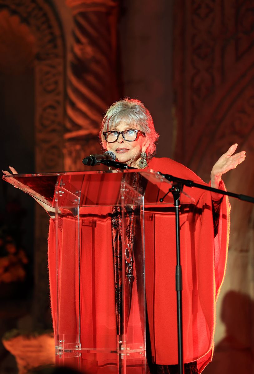 Rita Moreno accepts the Vida Y Legado / Life & Legacy Award