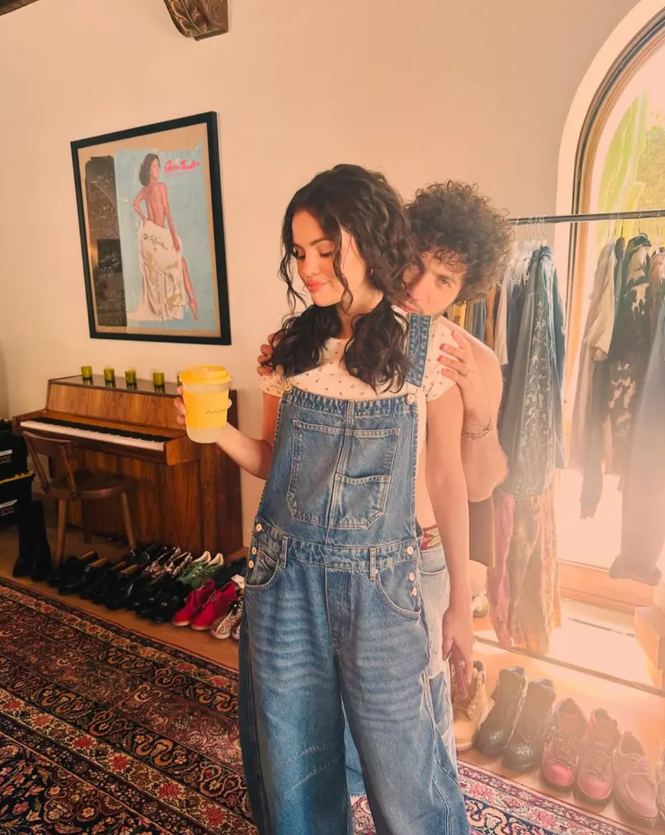 Selena Gomez shares romantic photo with shirtless Benny Blanco
