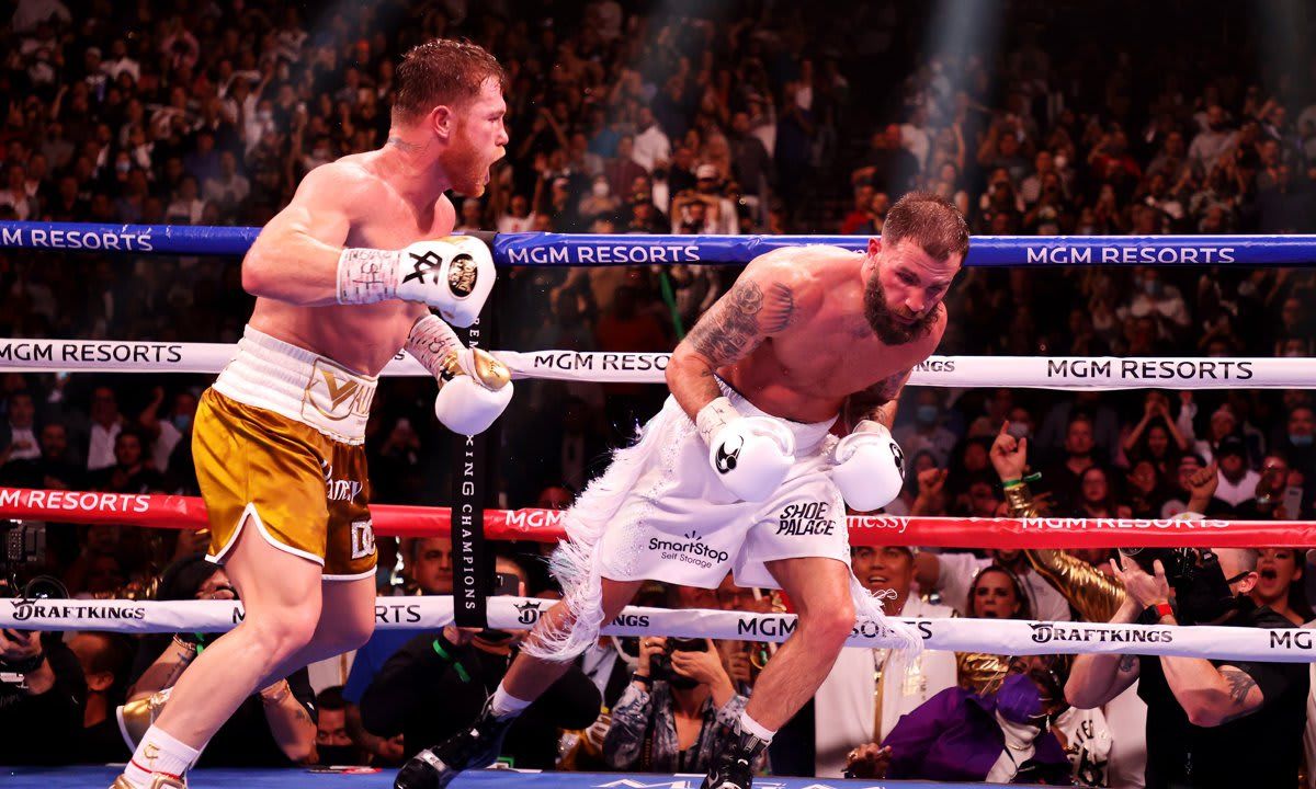 Canelo Alvarez v Caleb Plant