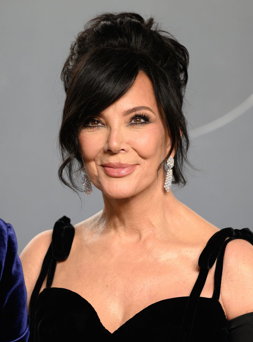 So after days of rumors, Kris Jenner made sure that the word was accurate. Kris Jenner’s face is not melting after surgery!
